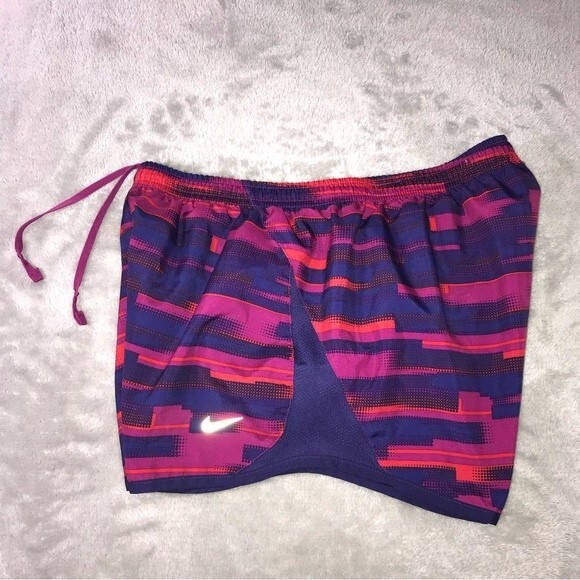 NIKE Women’s Lined Training & Running Shorts  //  Size- S - Picture 2 of 8